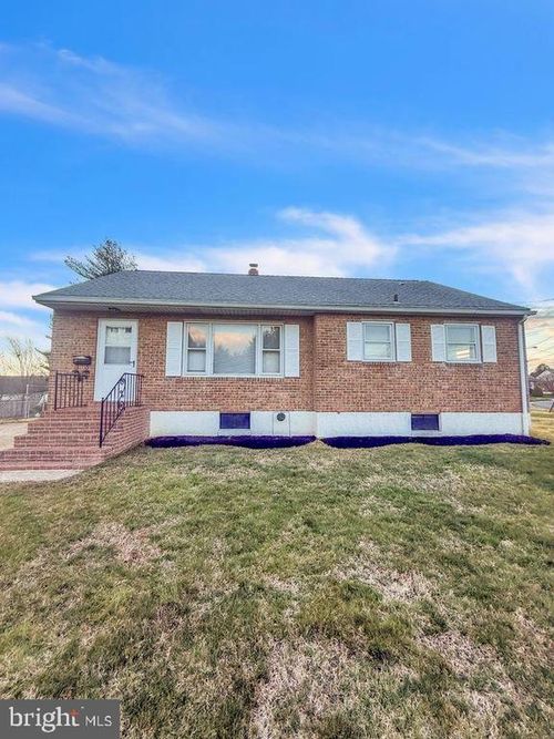 12 Gregg Ave, NEWPORT, DE, 19804-3204 | Card Image