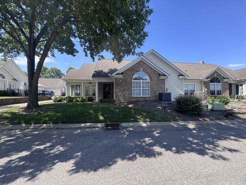 301-825 Browns Ln, Gallatin, TN, 37066-7471 | Card Image