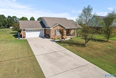 27769 Michael Lane, House other with 3 bedrooms, 2 bathrooms and null parking in Toney AL | Image 3