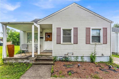 12830 Park Knoll Dr, Garfield Heights, OH, 44125-5028 | Card Image