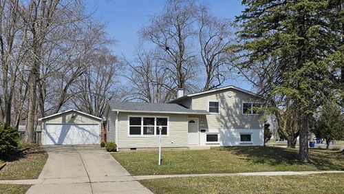 18570 W Pamela Pl, Gurnee, IL, 60031-1331 | Card Image