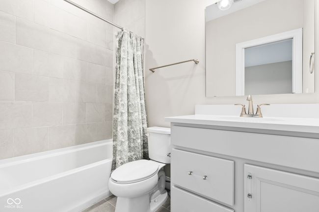 Ensuite bath for the 3rd secondary bedrooms on 2nd level | Image 45
