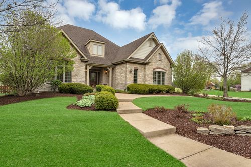 2559 Bird Ln, Batavia, IL, 60510-8976 | Card Image
