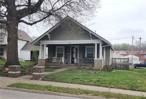 905 Parallel St, Atchison, KS, 66002-1742 | Card Image