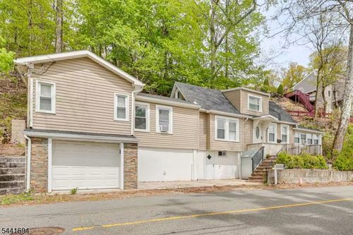 86 Pine Brook Rd, Lincoln Park, NJ, 07035-2514 | Card Image