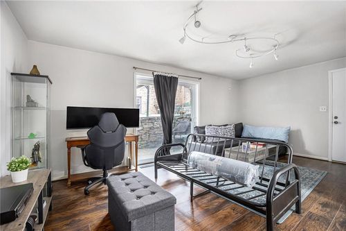 apt-2-4430 Jarboe St, Kansas City, MO, 64111-3533 | Card Image