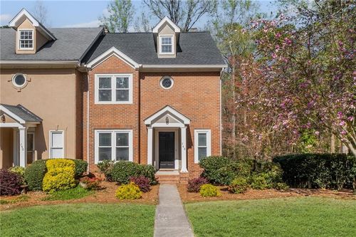 748 Olde Towne Ln, Marietta, GA, 30068-4344 | Card Image
