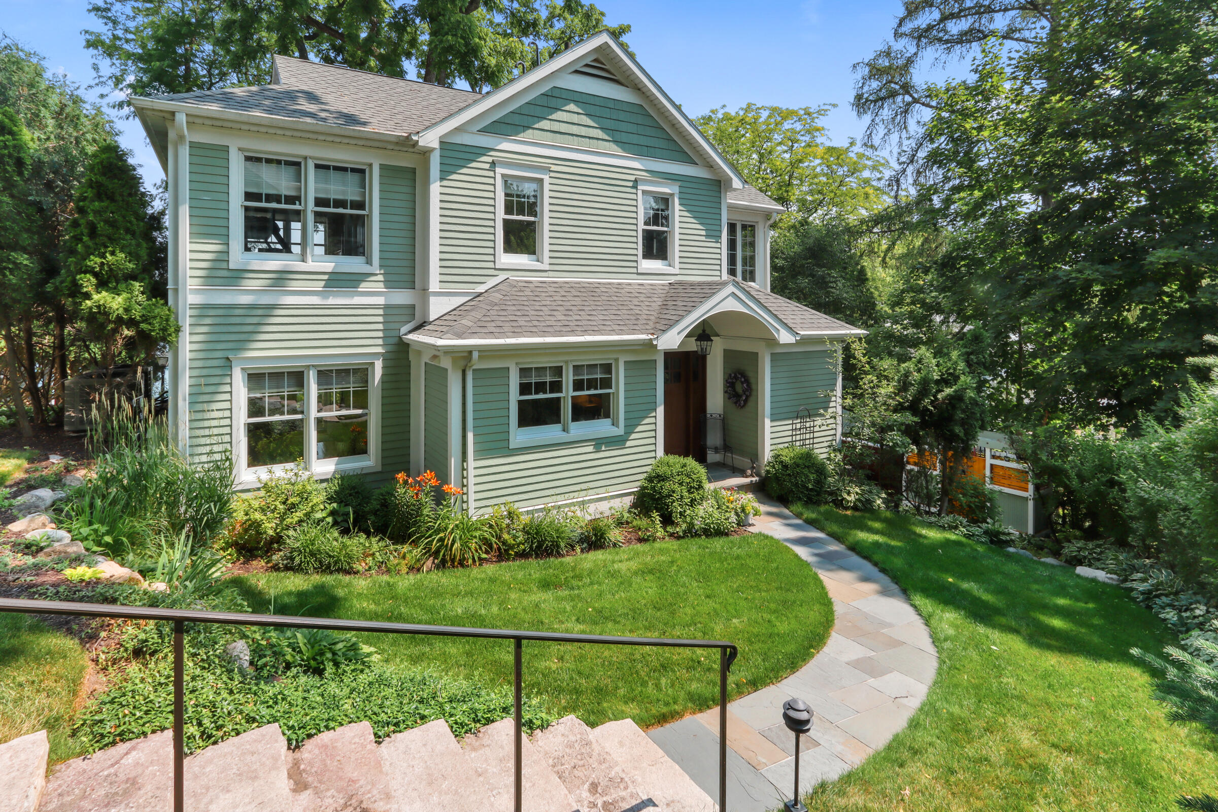 Sauk Trl, Fontana, WI 53125