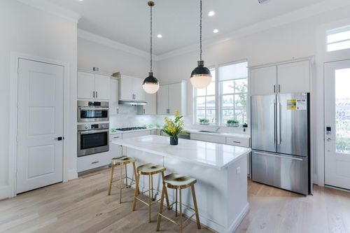 1005 Golden Nectar Ln, Houston, TX, 77008-4680 | Card Image