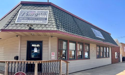 109 W 8th St, Gibson City, IL, 60936-1301 | Card Image