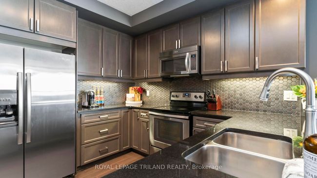 2303 - 330 Ridout St S, Condo with 2 bedrooms, 2 bathrooms and null parking in London ON | Image 15