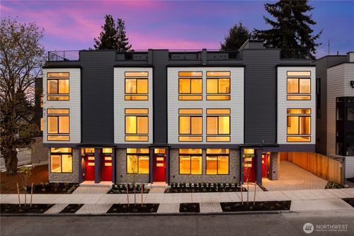 7013 9th Ave Ne, Seattle, WA, 98115-5896 | Card Image