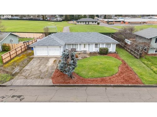 1766 Nw Beaumont Ave, Roseburg, OR, 97471-1721 | Card Image