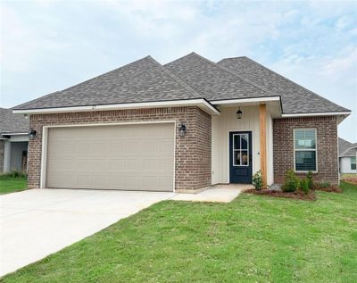 27 Venecia Court, House other with 4 bedrooms, 2 bathrooms and null parking in Bossier City LA | Image 1