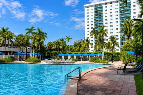 915-19370 Collins Ave, Sunny Isles Beach, FL, 33160-2240 | Card Image