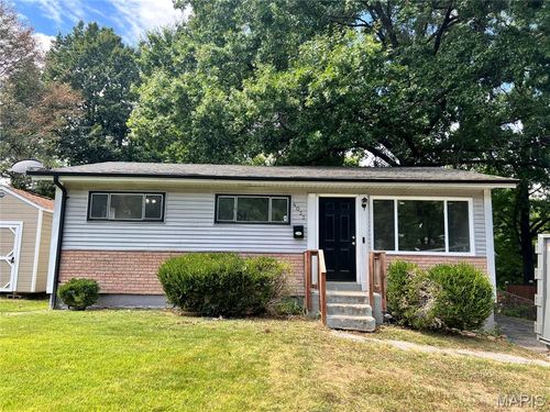 4033 Cranberry Ln, Saint Louis, MO, 63121-3711 | Card Image