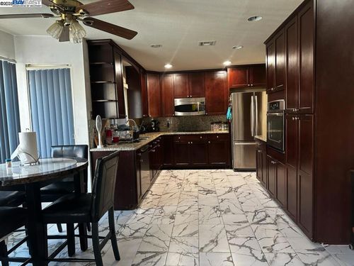 1625 Laramie Way, Stockton, CA, 95209-1365 | Card Image