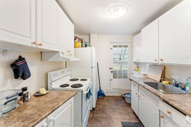 247 Queen St, Home with 5 bedrooms, 2 bathrooms and null parking in Kingston ON | Image 15
