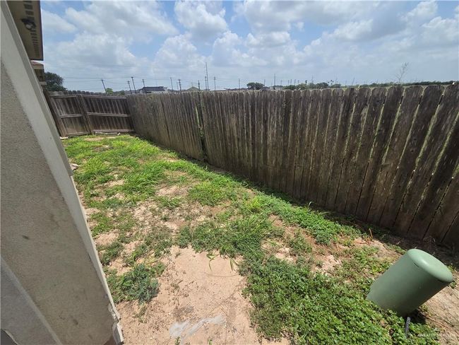 APT-2 - 2010 Garden Ridge Dr, Condo with 2 bedrooms, 2 bathrooms and 2 parking in Edinburg TX | Image 9