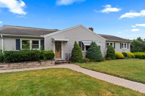 2 Gail Dr, North Haven, CT, 06473-4014 | Card Image