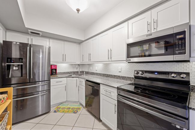 C605 - 3230 S Ocean Blvd, Condo with 2 bedrooms, 2 bathrooms and null parking in Palm Beach FL | Image 5