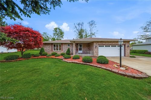 9841 Applewood Dr, North Royalton, OH, 44133-1308 | Card Image