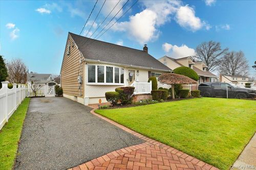 75 Beebe Avenue, Hempstead, NY, 11550 | Card Image