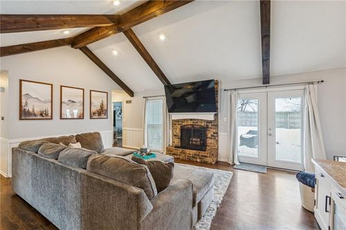 9401 Cottonwood St, Lenexa, KS, 66215-3142 | Card Image