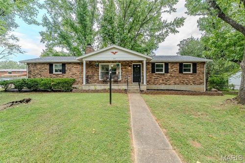303 Smith St, Farmington, MO, 63640-2664 | Card Image