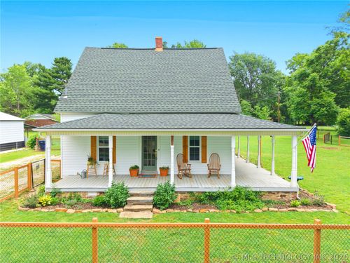 202 W Graham St, Prairie Grove, AR, 72753-2636 | Card Image