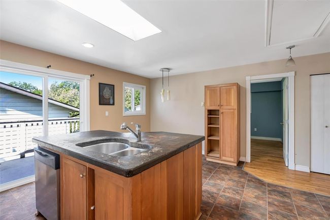 1736 Feltham Rd, House other with 6 bedrooms, 4 bathrooms and 4 parking in Saanich BC | Image 10