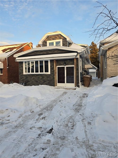 111 Woodell Ave, Buffalo, NY, 14211-2736 | Card Image