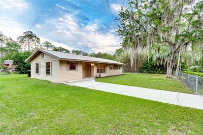 113 Se 38 Th Street, House other with 3 bedrooms, 1 bathrooms and null parking in Gainesville FL | Image 2