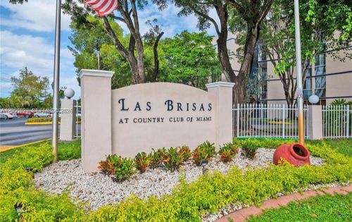 a301-7165 Nw 186th St, Hialeah, FL, 33015-3008 | Card Image