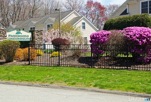 4-4 Parkwoods Dr, Norwich, CT, 06360-7524 | Card Image