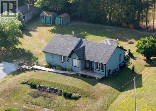 8 Agnes St, Oro-Medonte, ON, L0K1N0 | Card Image