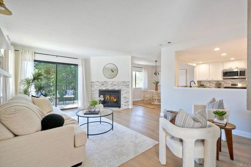 3115 Avenida Topanga, Carlsbad, CA, 92009-4511 | Card Image