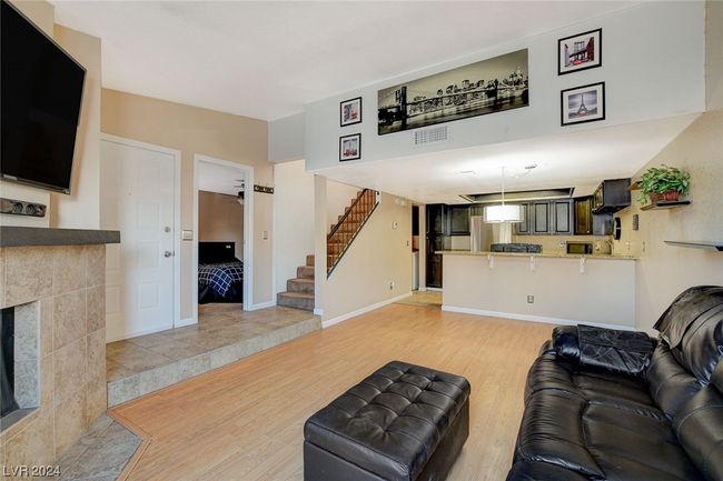 APT-25 - 2941 Country Manor Ln, Condo with 3 bedrooms, 2 bathrooms and null parking in Las Vegas NV | Image 6
