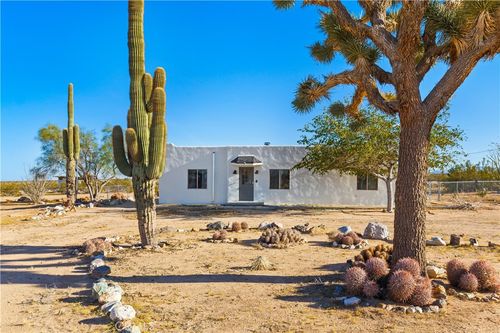 60611 Birdie Rd, Landers, CA, 92285-3259 | Card Image