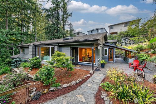 a-b-18527 Butternut Rd, Lynnwood, WA, 98037-4911 | Card Image
