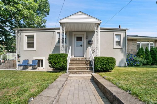1090 Midland Ave, Yonkers, NY, 10708-6351 | Card Image