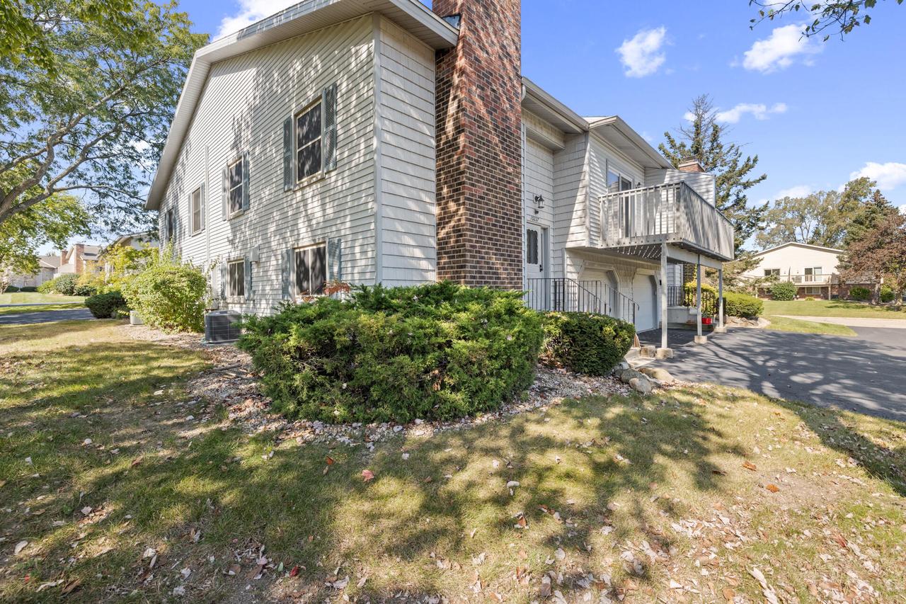 Parkedge Cir, Franklin, WI 53132