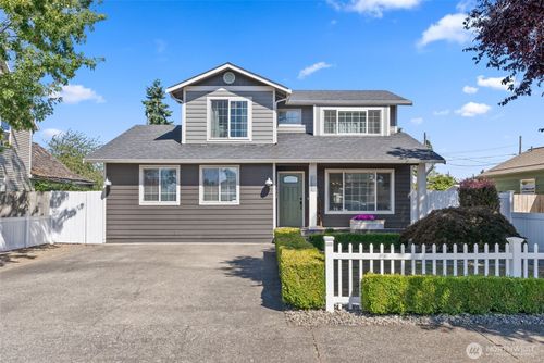 1020 H St, Centralia, WA, 98531-4828 | Card Image