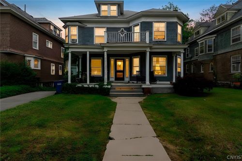 303 Highland Ave, Syracuse, NY, 13203-1607 | Card Image