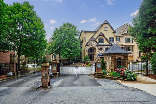1939 Saxon Valley Cir Ne, Brookhaven, GA, 30319-6008 | Card Image