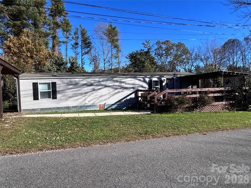 135 Phillips Rd, Spruce Pine, NC, 28777-6004 | Card Image