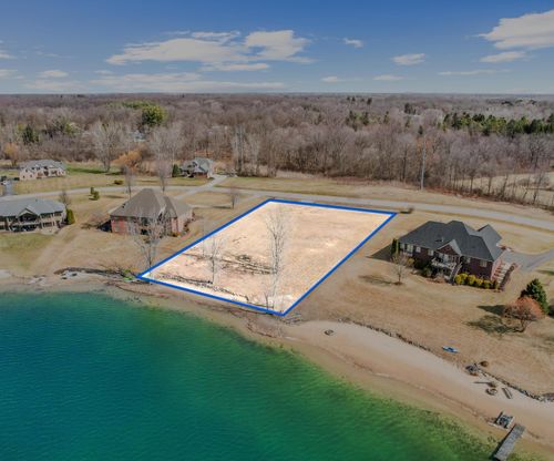 9176 Desert Trail Dr, Milan, MI, 48160-8842 | Card Image