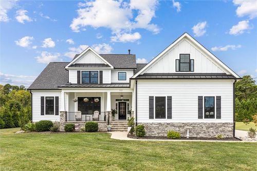 101 Osborn Ln, Seaford, VA, 23696-2693 | Card Image