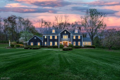 1 White Deer Ln, Morristown, NJ, 07960-7030 | Card Image