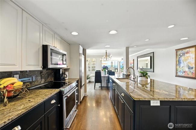 APT-101 - 9717 Ne Juanita Dr, Condo with 2 bedrooms, 2 bathrooms and 2 parking in Kirkland WA | Image 4